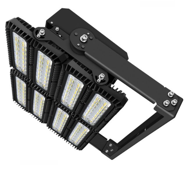 Proiettore LED 900W, 130x25° asimmetrico, variabile, dimmerabile DALI, bianco caldo, IP66